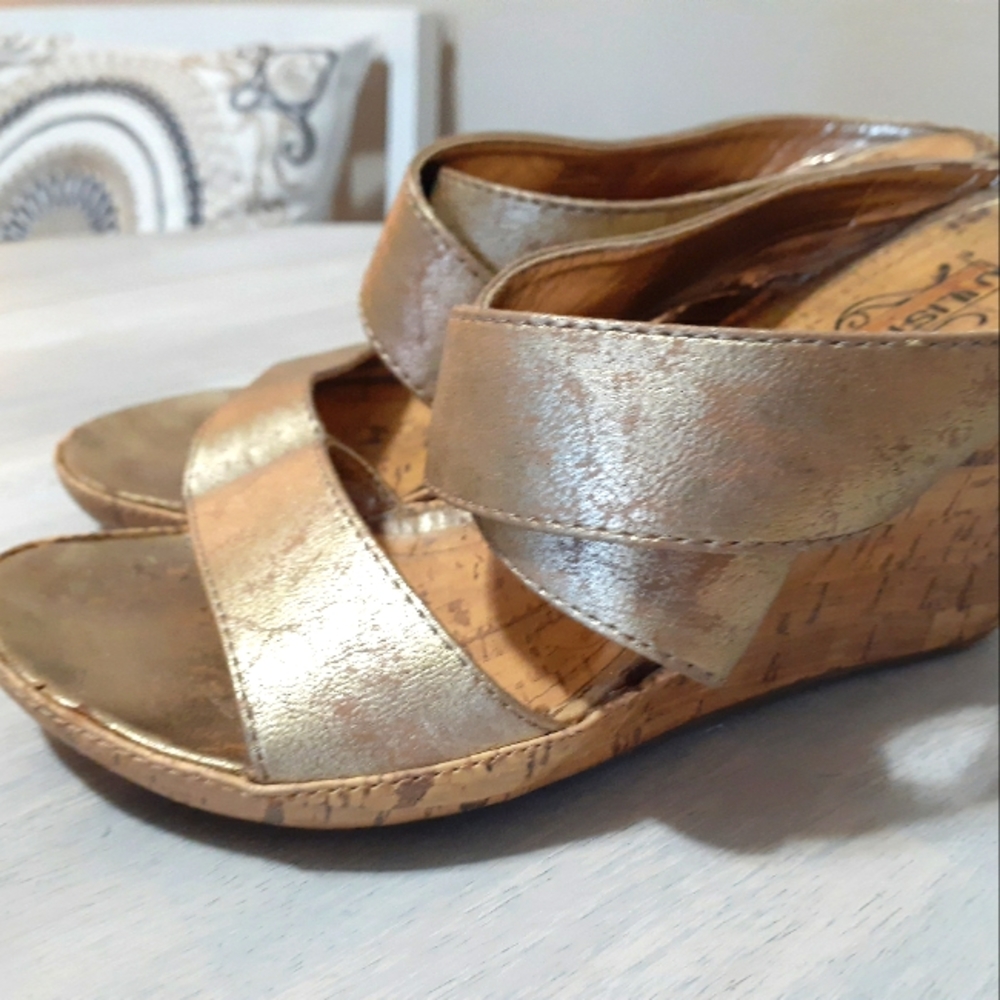 Gold Kenneth Coles Unlisted Wedges shoes